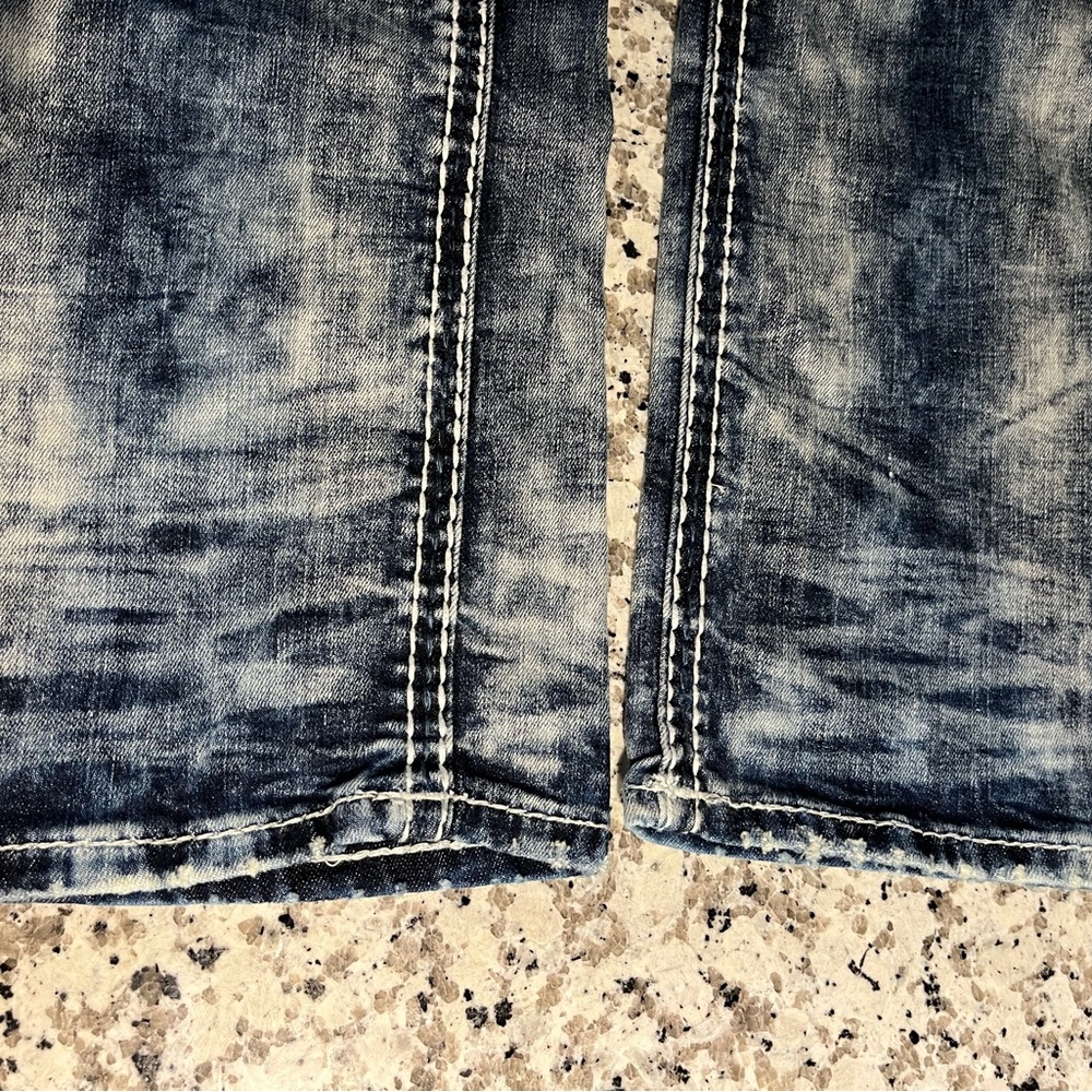 Rock Revival Jeans - Picture 6 of 12